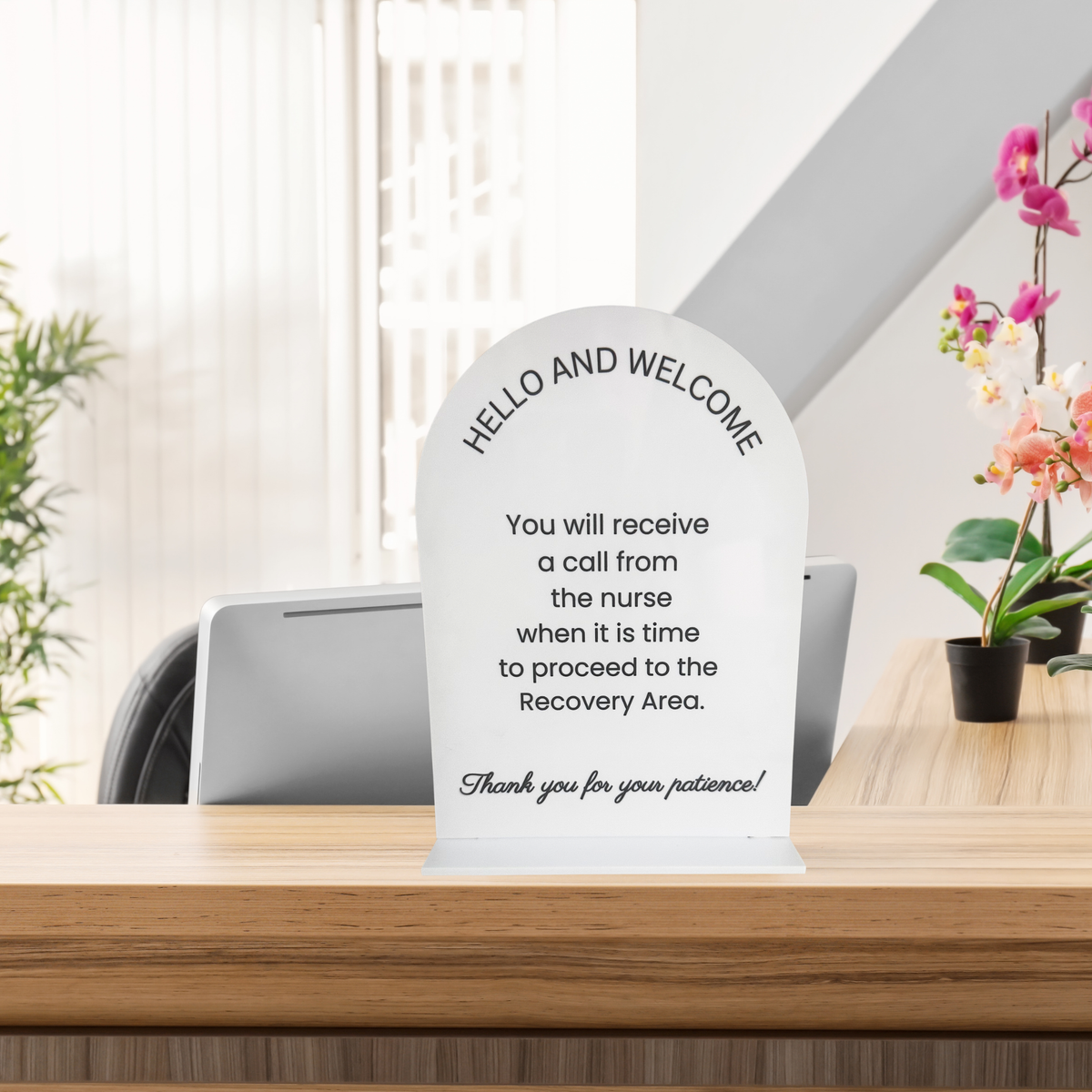 Custom Medical Office Desk Sign – UV Printed Arched Acrylic Freestanding Display, 5x7 Inch